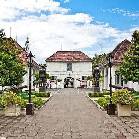 Mitra Hotel Jogjakarta Buitenkant foto
