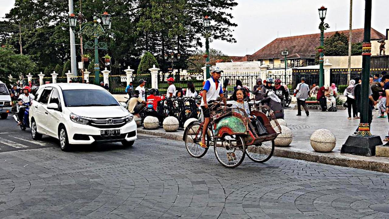 Mitra Hotel Jogjakarta Buitenkant foto