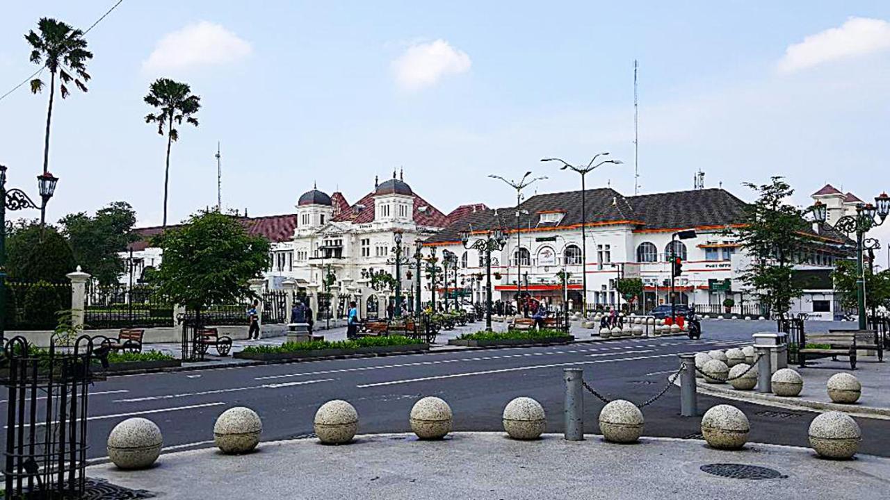 Mitra Hotel Jogjakarta Buitenkant foto